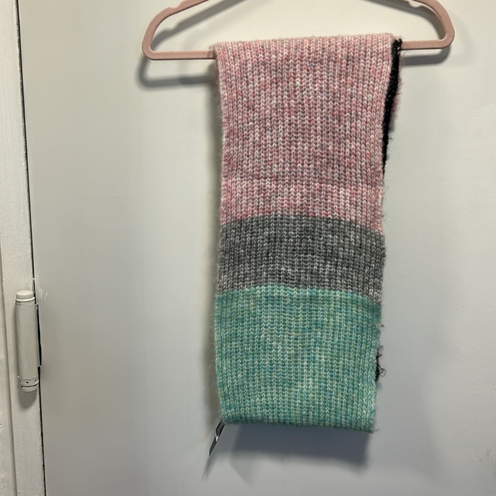 Scarf - Picture 2 of 5